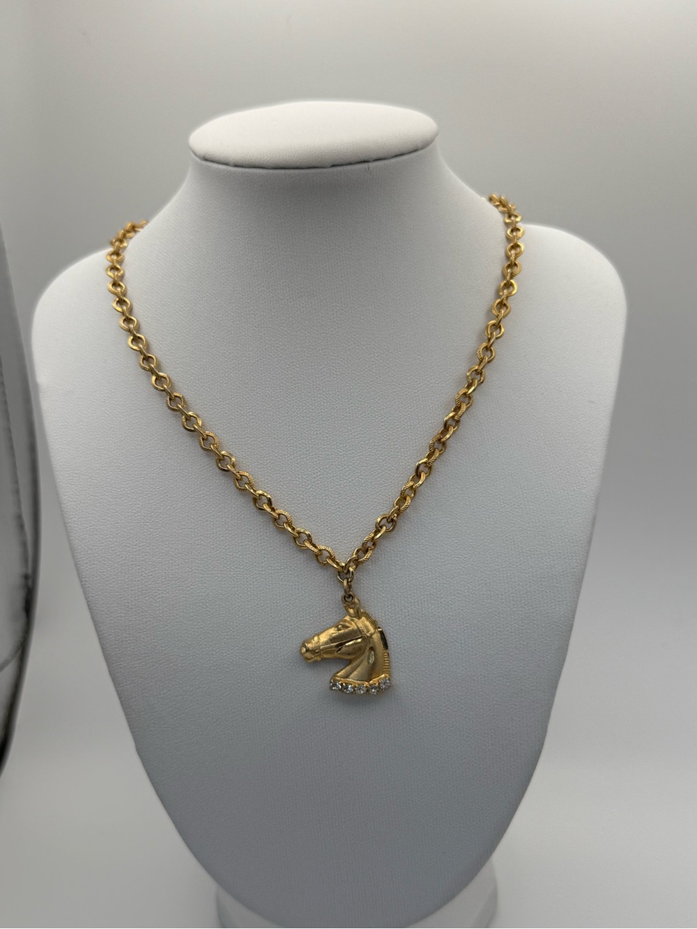 Gold tone Horse Head Pendant Necklace Elegant Women's Jewelry